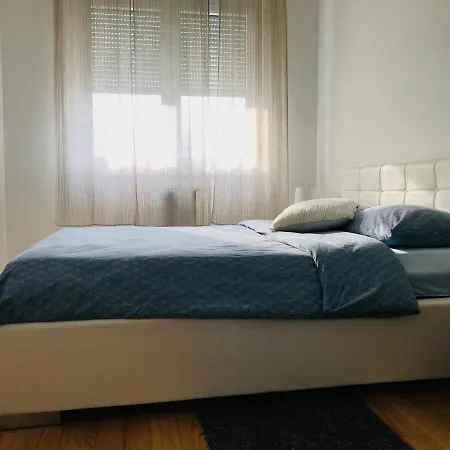 Kocka Apartment *